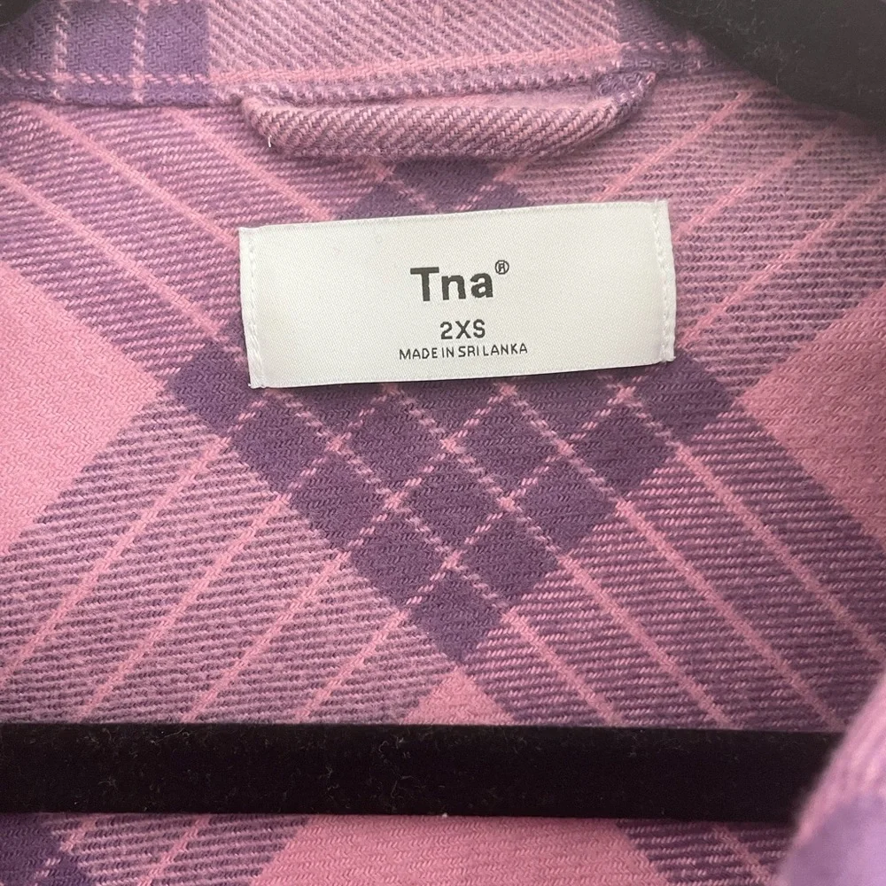 2-Aritzia TNA Plaid Oversized Button-Up Shirt -2 items - Picture 7 of 10